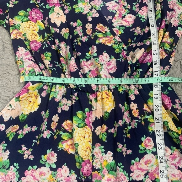 Romeo + Juliet Couture Floral Romper - Picture 12 of 13
